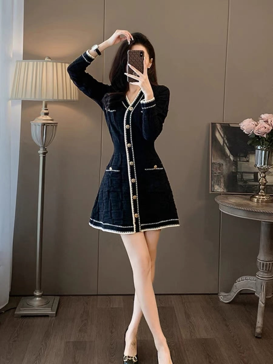 Fashionable casual temperament foreign style dress for women 2023 autumn new simple V-neck black long-sleeved waist skirt D5595