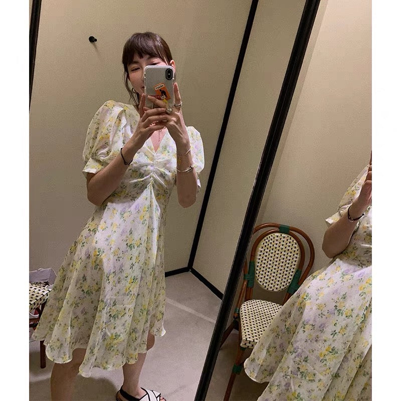 【13C】Summer new style short-sleeved v-neck high-waisted skirt Korean style daisy floral dress for women D770
