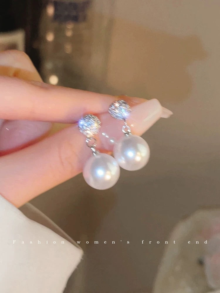 Romantic style ~ Micro-paved zircon pearl earrings for women, niche design, high-end 2023 new earrings.