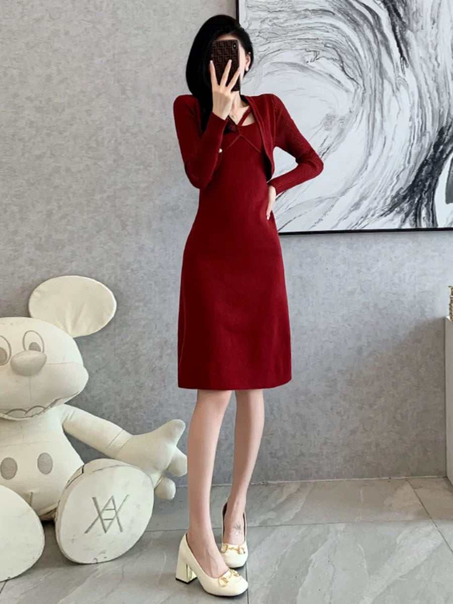 French elegant red knitted dress for women in autumn and winter. Slim fit with coat and slim A-line sweater skirt.