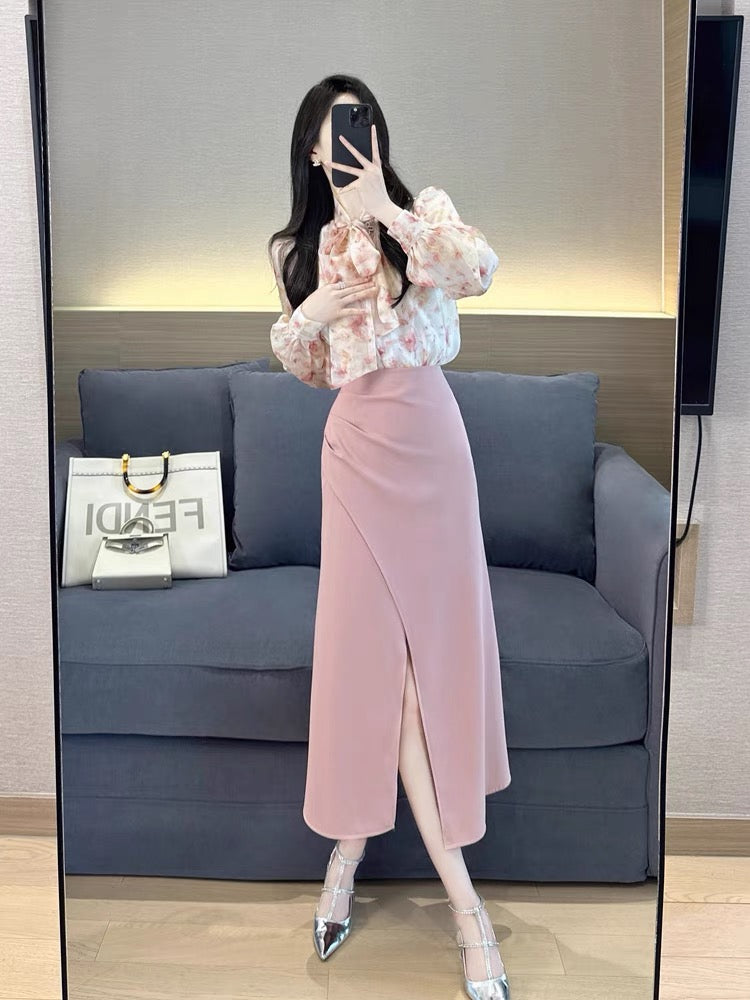 Autumn clothes are matched with a complete set of fashionable 2023 new Korean drama outfits, dignified and atmospheric salt-based light and mature floral two-piece sets (S5550)