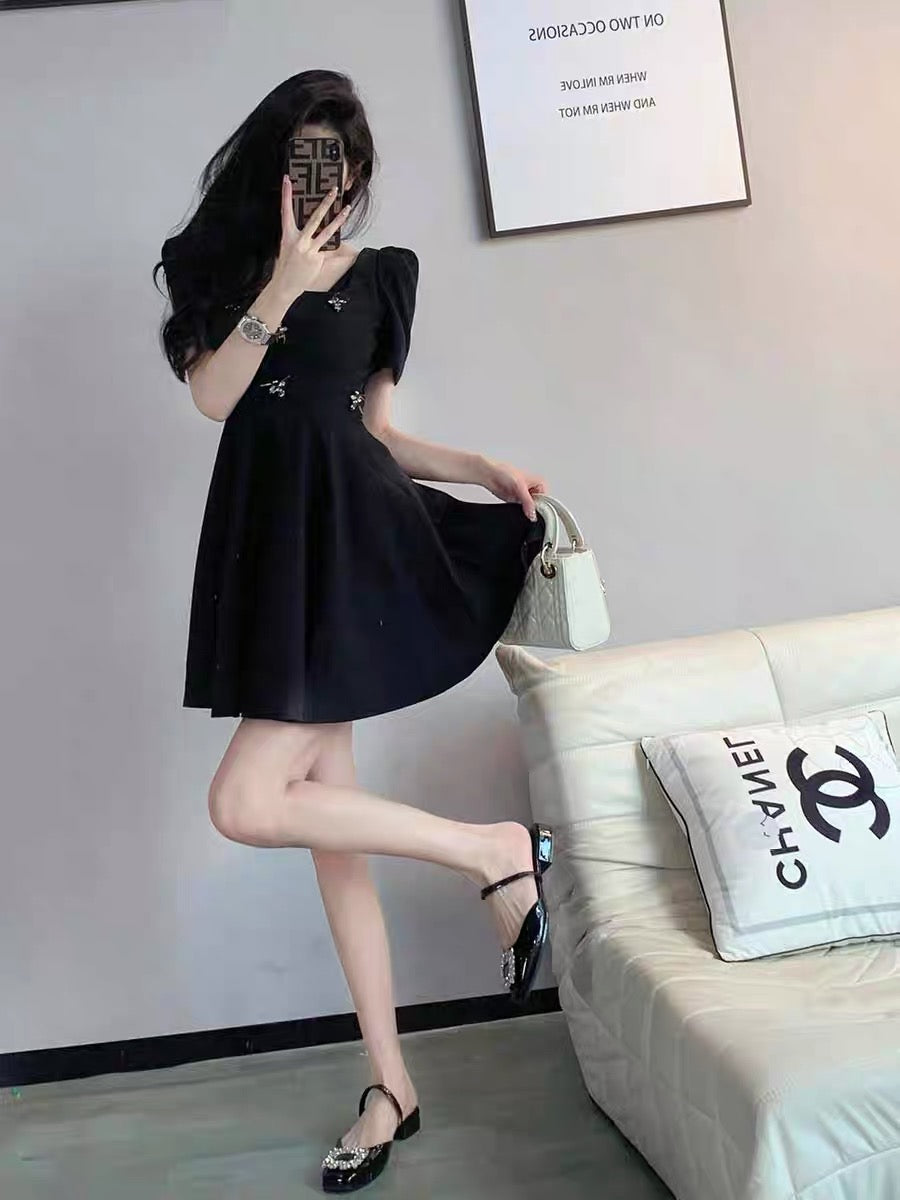 Summer new style French square collar, gentle, elegant, romantic and chic little black dress, fashionable and versatile, temperamental waist dress (B2616)