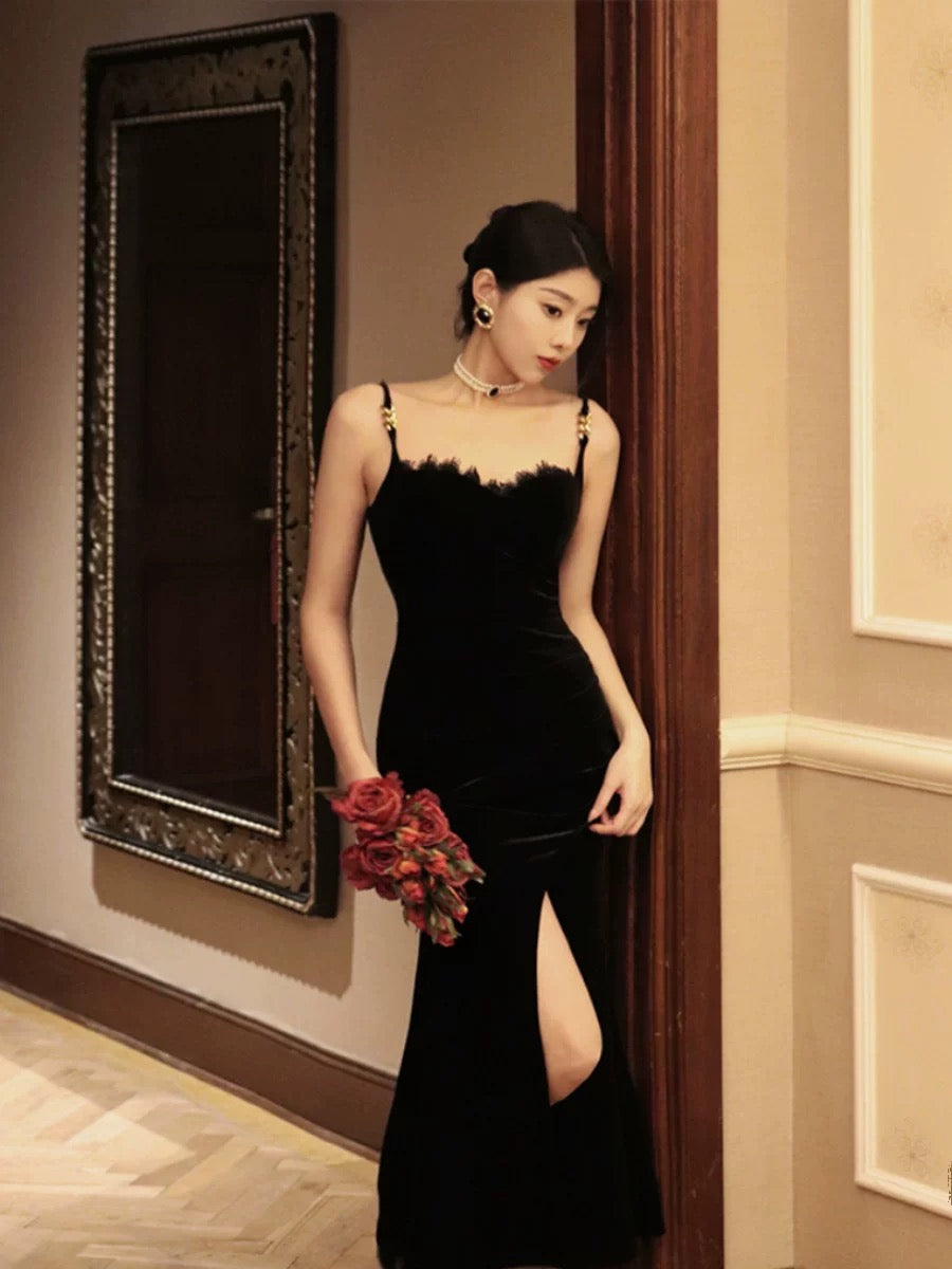 Thirteen and Little velvet suspender dress for women autumn and winter lace slim slit French style black long skirt