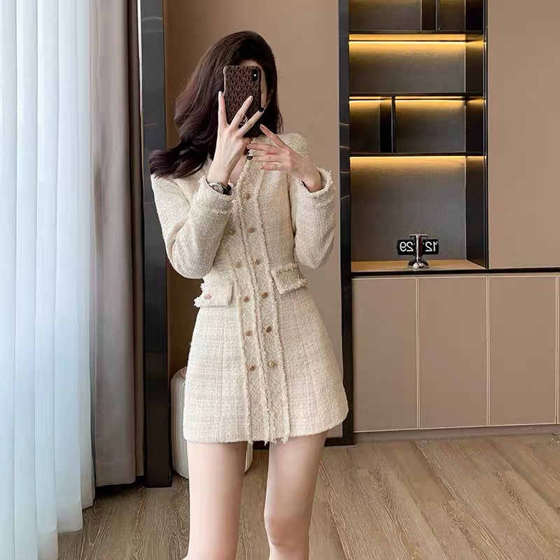 Small V-neck fringed design double-breasted waist long-sleeved tweed d Lee Nhi Boutique Small V-neck fringed design double-breasted waist long-sleeved tweed d Lee Nhi Boutique
