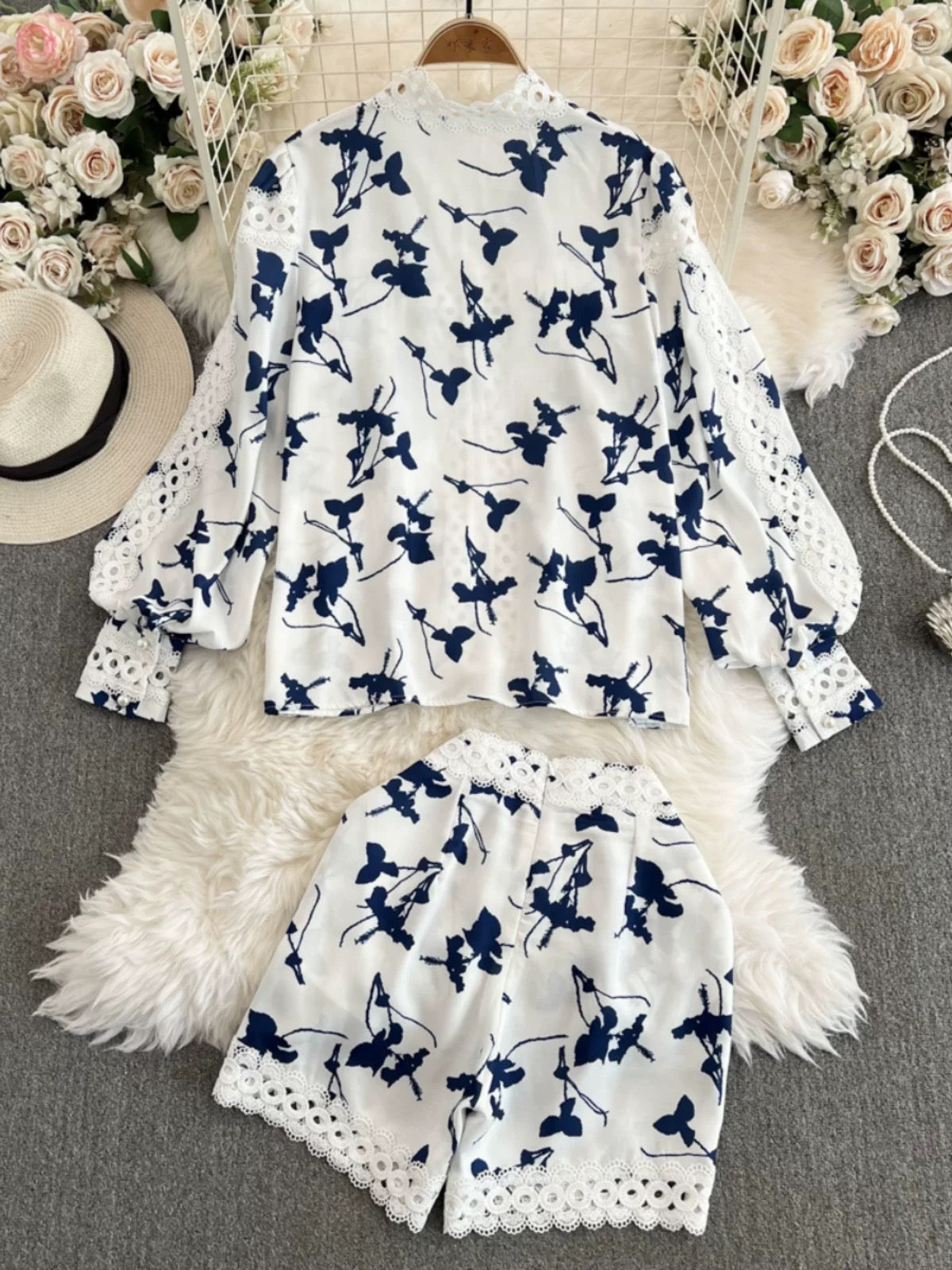 European and American high-end hollow lace stitching stand-up collar pearl single-breasted printed shirt + versatile shorts two-piece set