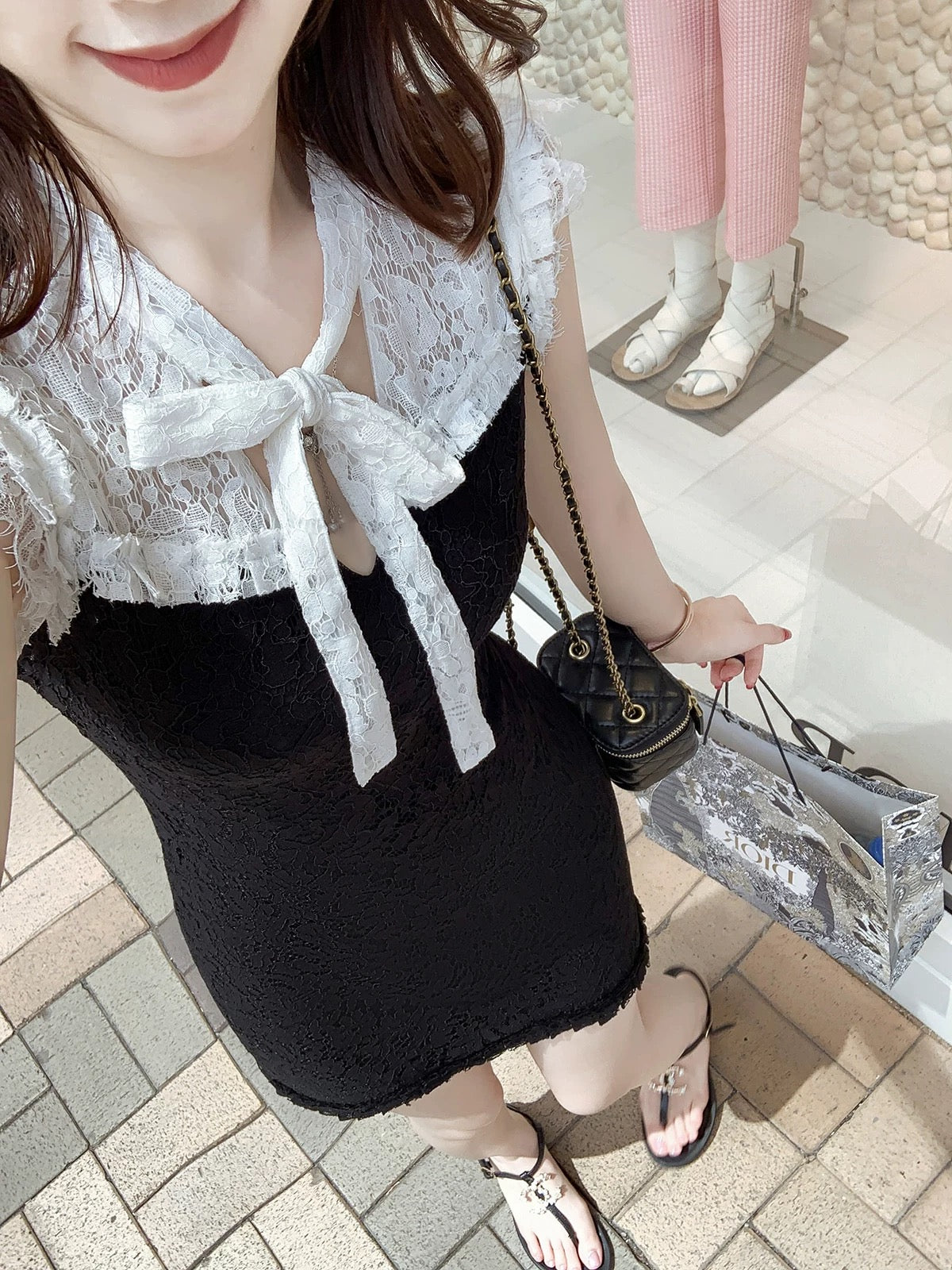 Fish rabbit rabbit French contrast color stitching lace dress female summer 2024 new sleeveless little black dress
