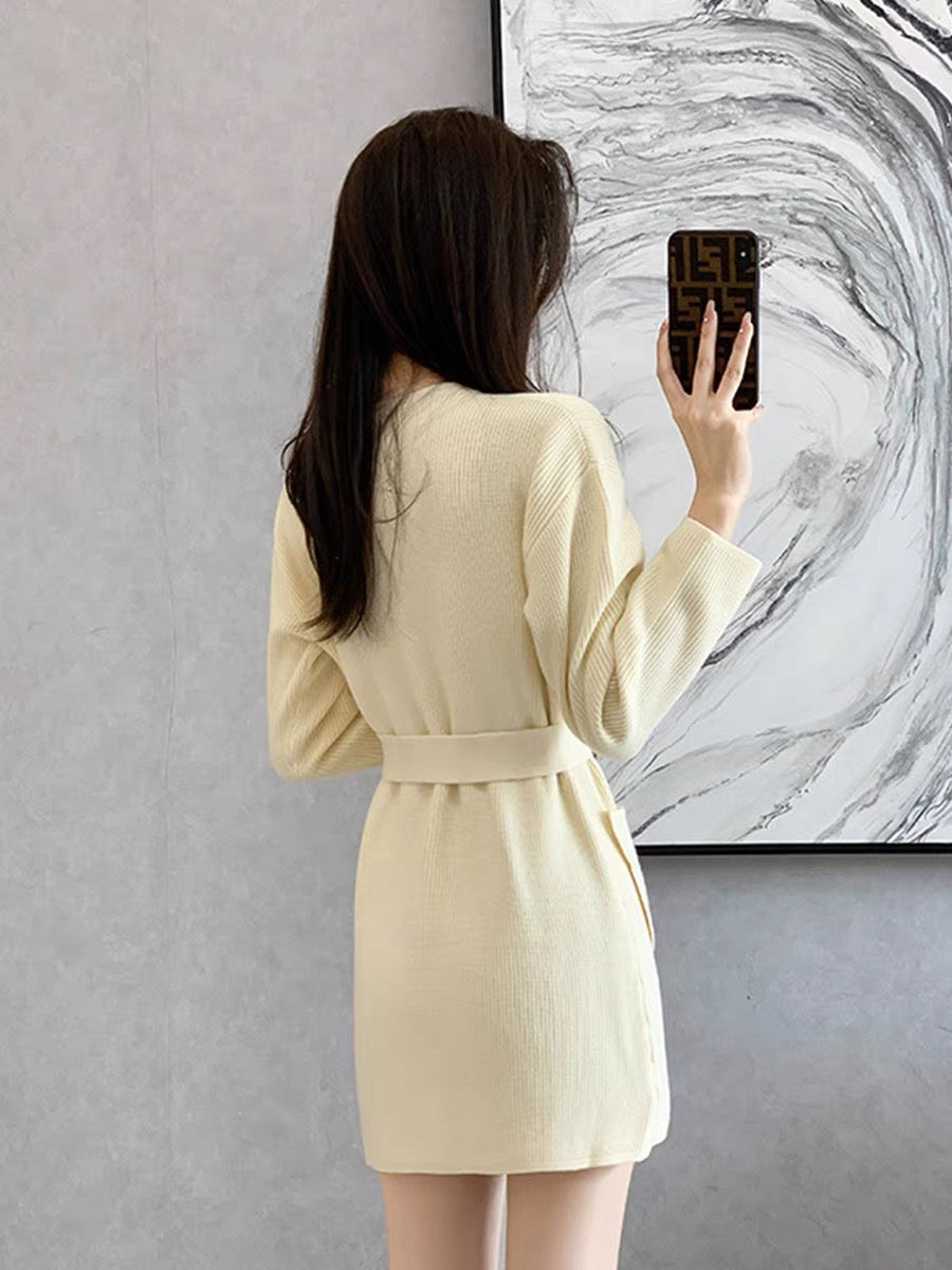 Spring 2023 New Women's French Waist Slimming Design Niche Small Knitted Suit Dress (V7719)