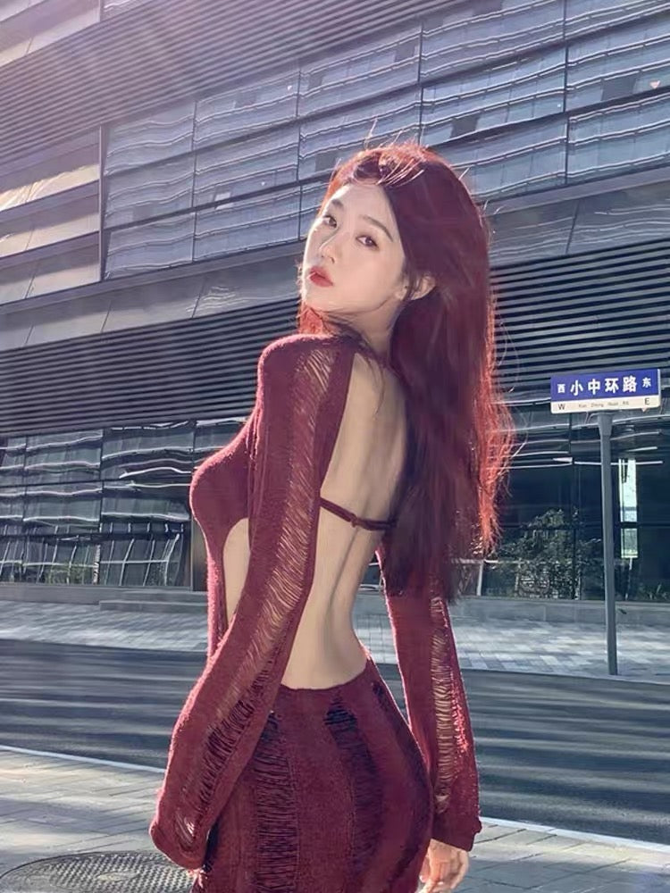 French sexy knitted dress for women in autumn and winter, bottoming, slim fit hot girl hollow stepmother hip-covering short skirt