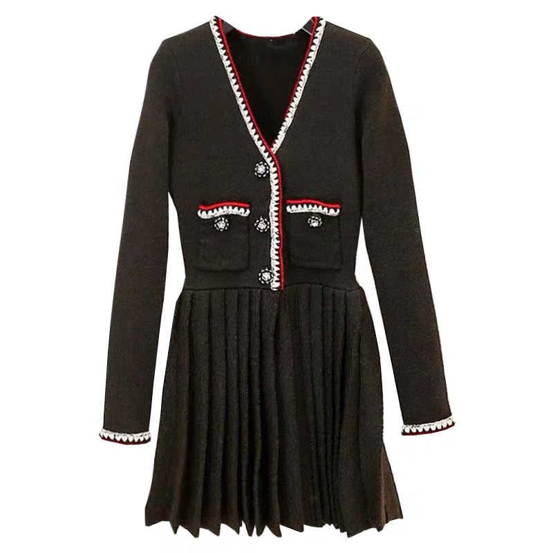 2023 Autumn French Retro Black V-neck Diamond Button Slim Fragrance Style Knitted Dress Slim Pleated Sweater Dress D9194