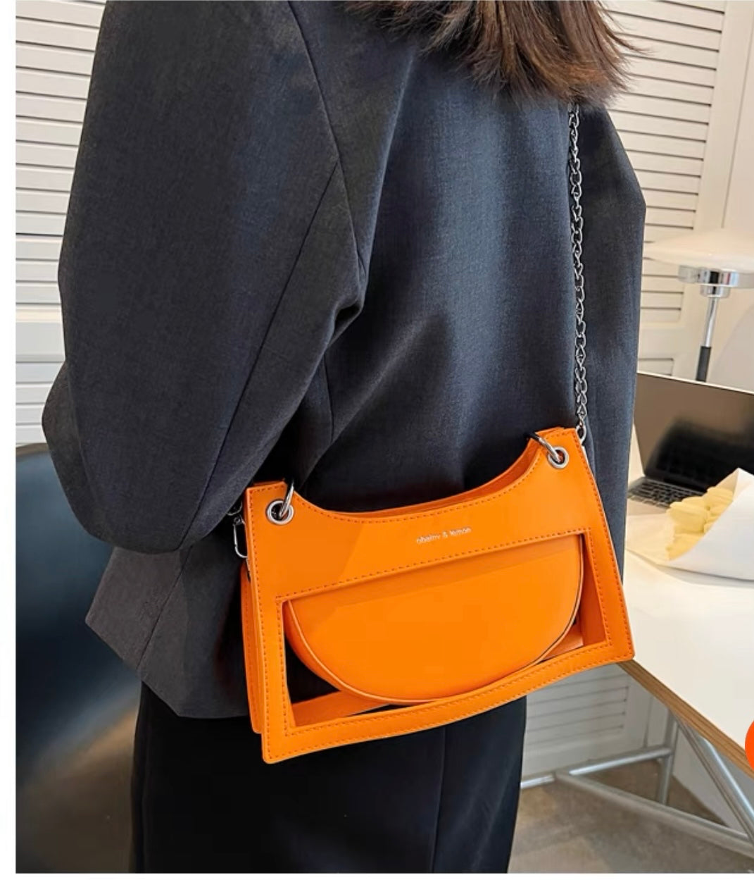 Niche armpit bag women's spring and summer 2023 new personality high-end portable small square bag popular chain Messenger bag