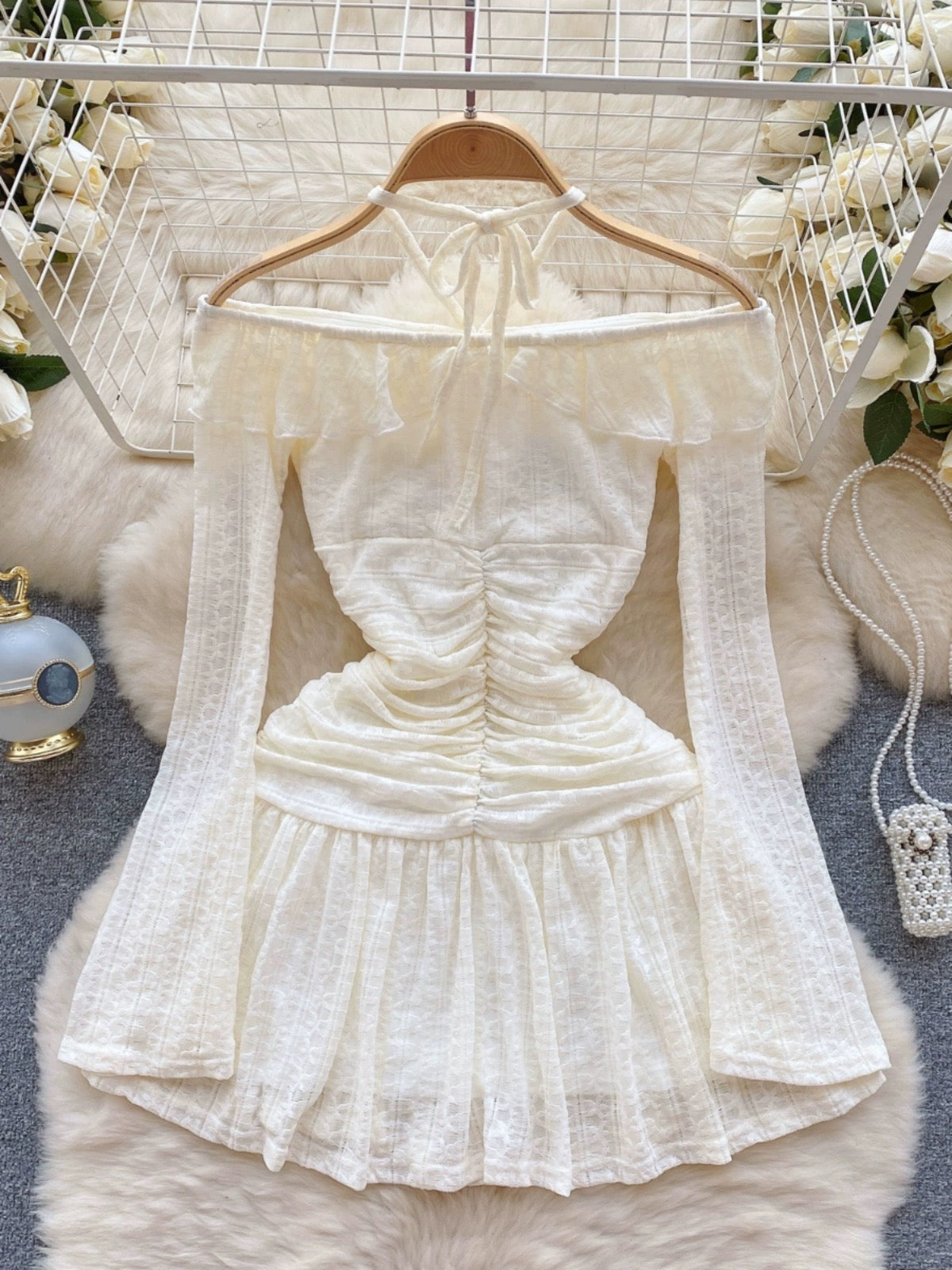 Dress for women 2024 new pure lust style sexy one-line collar off-shoulder long-sleeved pleated slim short ruffle skirt