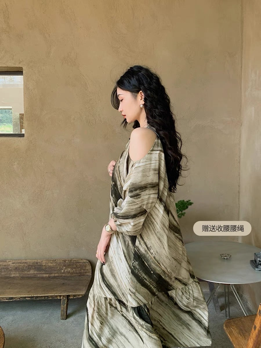 Ren Xiaoyixia's new hanging neck strapless striped holiday wind high-end exquisite dress female design sense niche long skirt