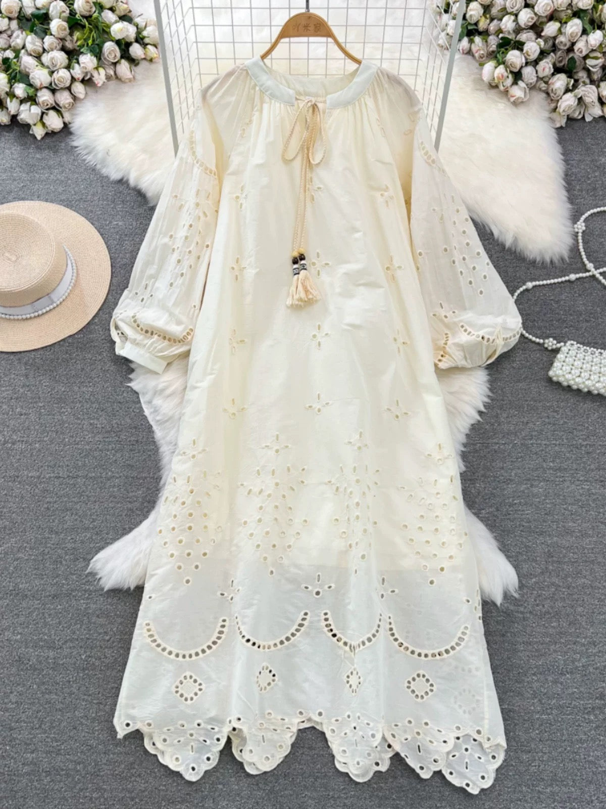 Retro celebrity lantern sleeve round neck loose mid-length A-line holl Lee Nhi Boutique Retro celebrity lantern sleeve round neck loose mid-length A-line holl Lee Nhi Boutique