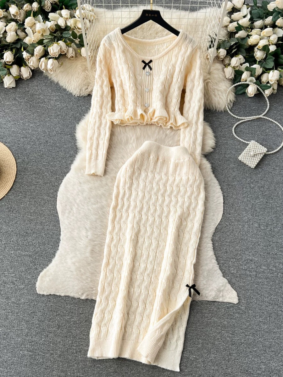 Korean gentle style women's knitted sweater two-piece set, sweet short Lee Nhi Boutique Korean gentle style women's knitted sweater two-piece set, sweet short Lee Nhi Boutique