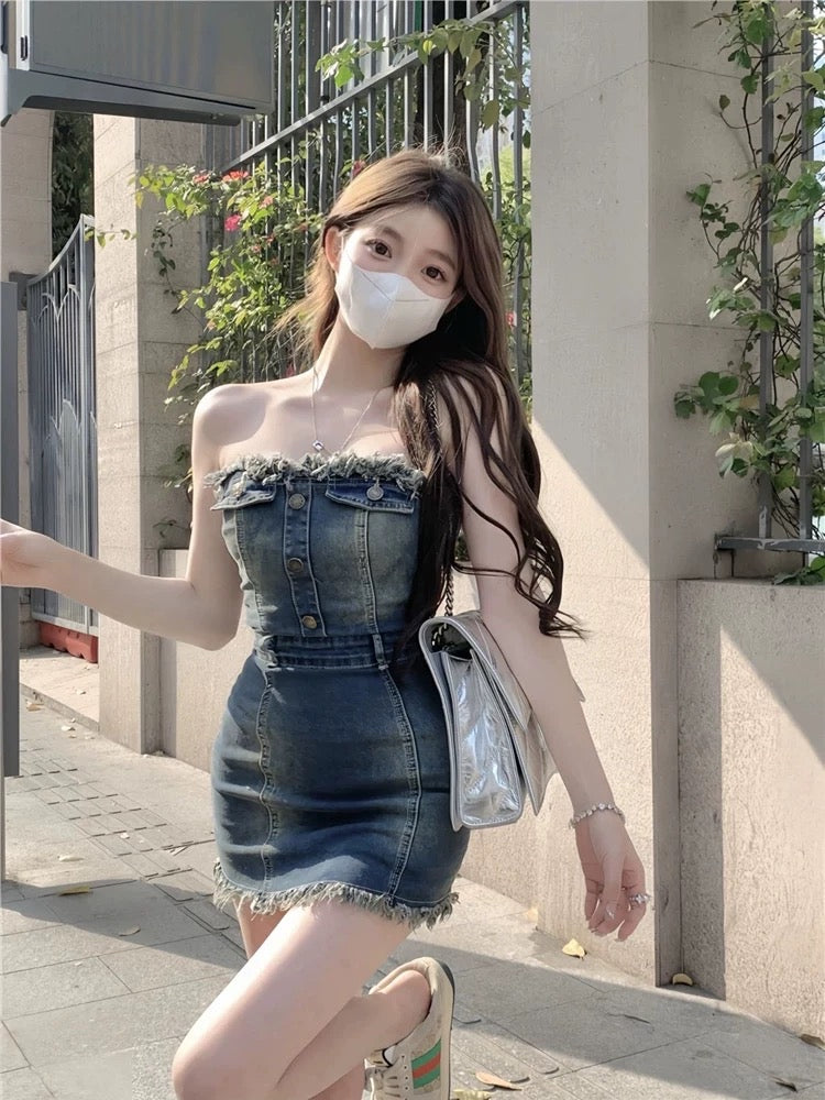 Hot girl design sense waist tube top raw edge denim dress temperament Lee Nhi Boutique Hot girl design sense waist tube top raw edge denim dress temperament Lee Nhi Boutique