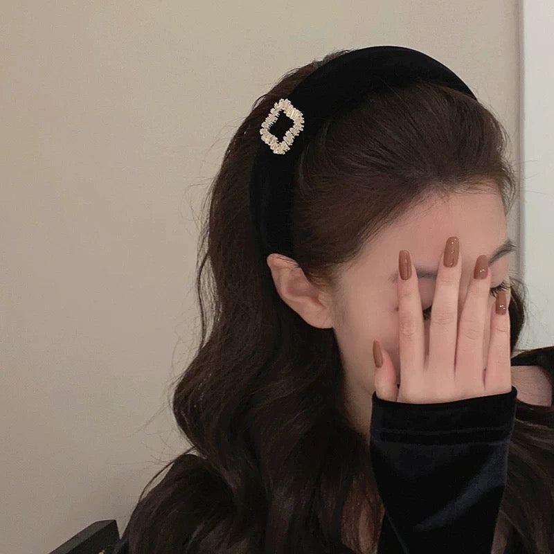 Sparkling diamond square buckle velvet headband women's autumn and winter hairpin headband high-end hair accessories versatile Internet celebrity hairband