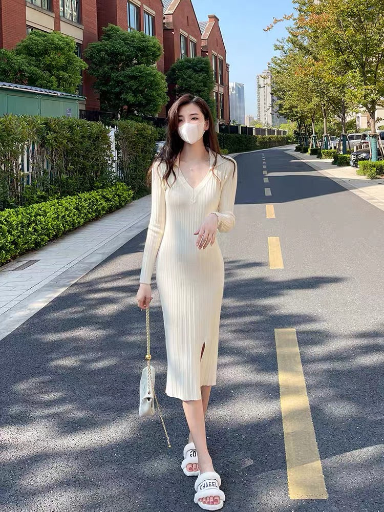 Lin Yaner white knitted dress autumn and winter women's clothing 2022 Lee Nhi Boutique Lin Yaner white knitted dress autumn and winter women's clothing 2022 Lee Nhi Boutique