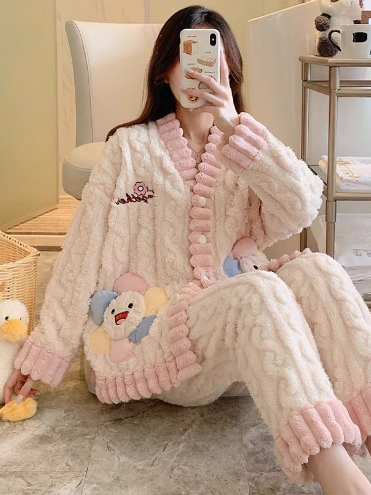 Coral velvet pajamas for women in winter, cute sunflowers, high-end autumn and winter plus velvet and thickened flannel suits