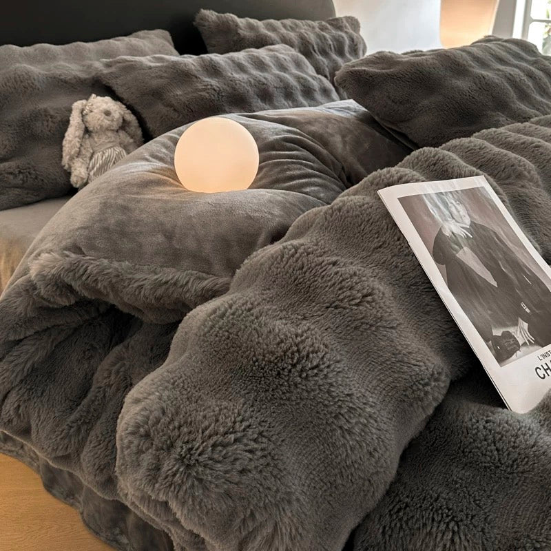 Winter rabbit fur milk velvet quilt 200x230 simple quilt cover coral flannel 2 meters four-piece set