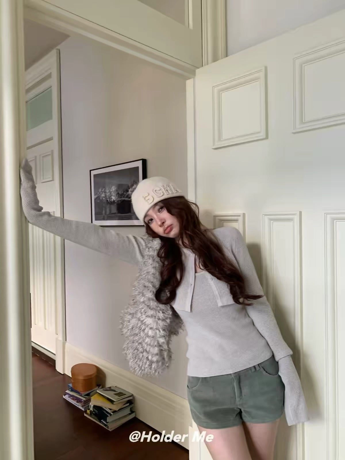 HOLDER 2026 Autumn/Winter Korean-Style Two-Piece Knitted Set: Waffle-Texture Long-Sleeve Cardigan with a Chic, Innocent-Yet-Alluring Camisole