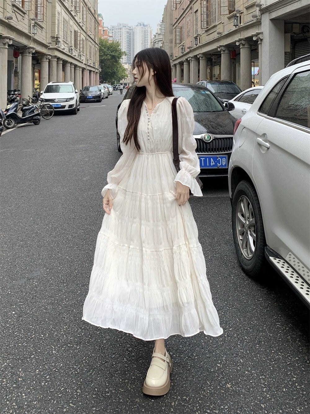 Platycodon French white long-sleeved dress for women spring 2024 new high-end waist slimming long dress