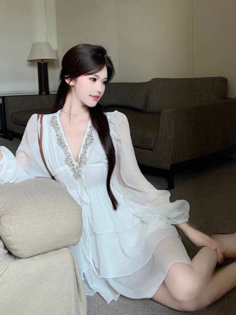 Unique and beautiful design, V-neck long-sleeved purple dress for women, pure and sexy sexy waist-cinching short skirt A2280
