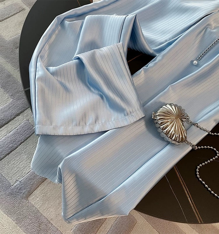 High-end fashion temperament short-sleeved casual sports suit for women summer 2023 new blue and white striped wide-leg pants two-piece set
