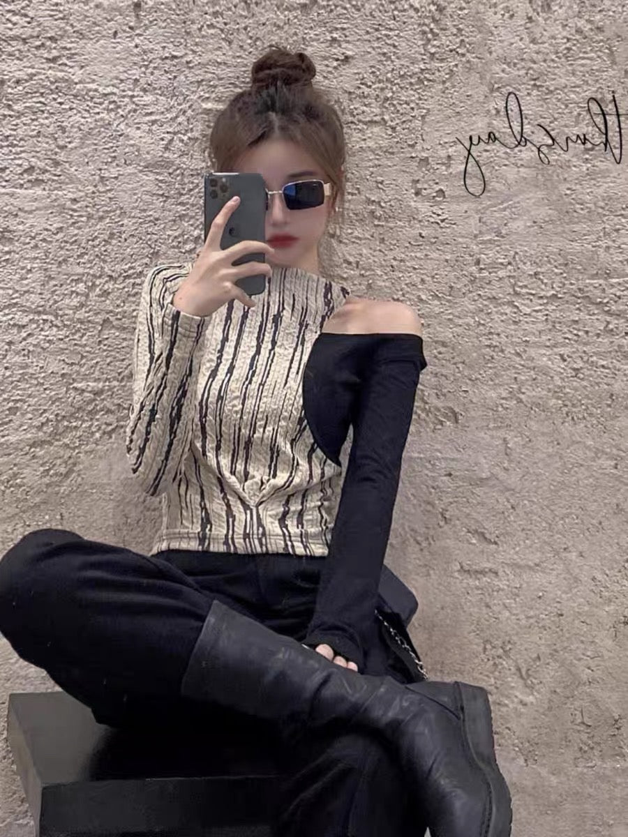 Pure and lusty, early spring design, slimming, clavicle-exposing sexy top, fake two-piece patchwork waist bottoming shirt