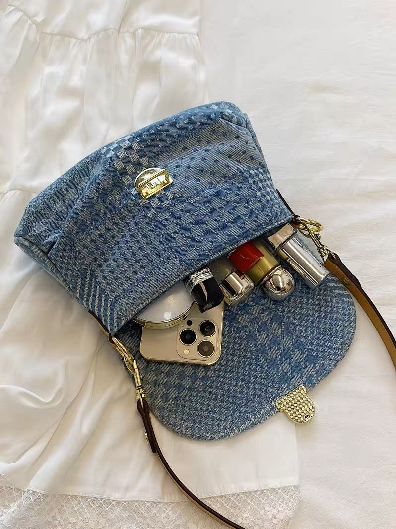 High-end denim underarm bag women's 2023 new French niche chain shoulder bag motorcycle all-match Messenger bag