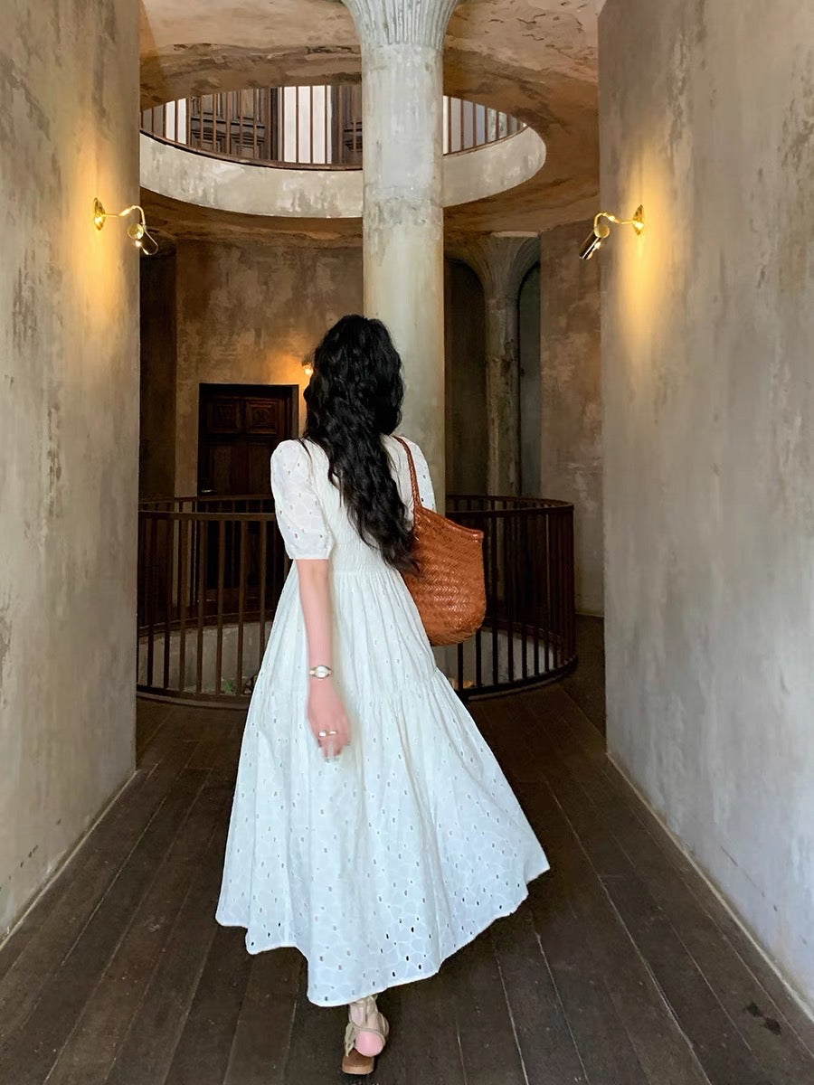 Ren Xiaoyi Retro V-neck High Waist Hollow Embroidered Knee Pear Shaped Dress with Waist Slim and Temperament Long Dress