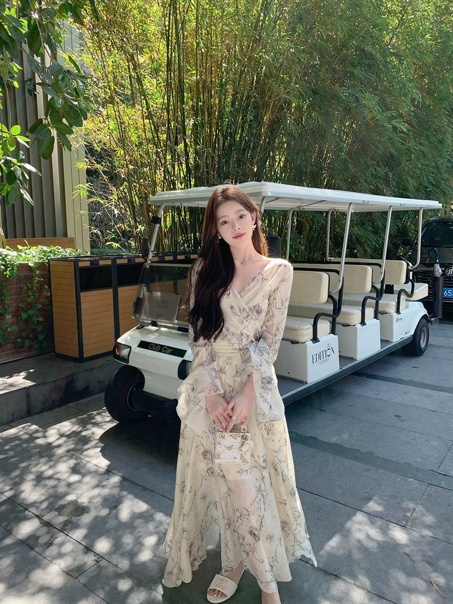 ByYou early spring new Chinese style white V-neck printed dress with waist and bell sleeves slit fairy long dress