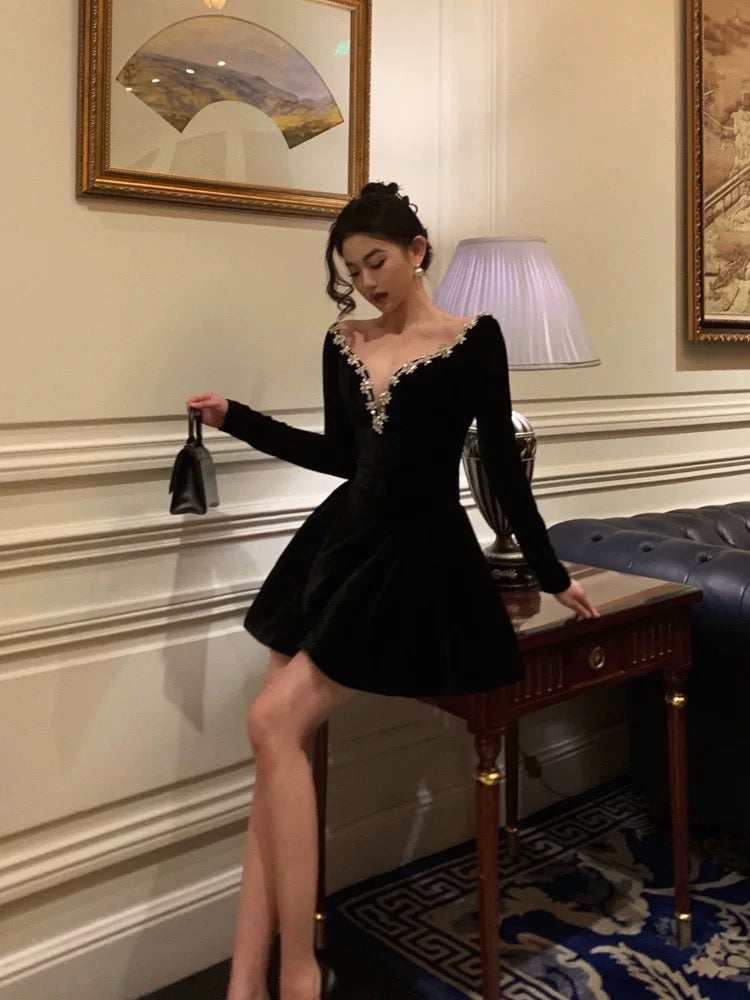 Pure lust sexy velvet dress autumn and winter women's French high-end Lee Nhi Boutique Pure lust sexy velvet dress autumn and winter women's French high-end Lee Nhi Boutique