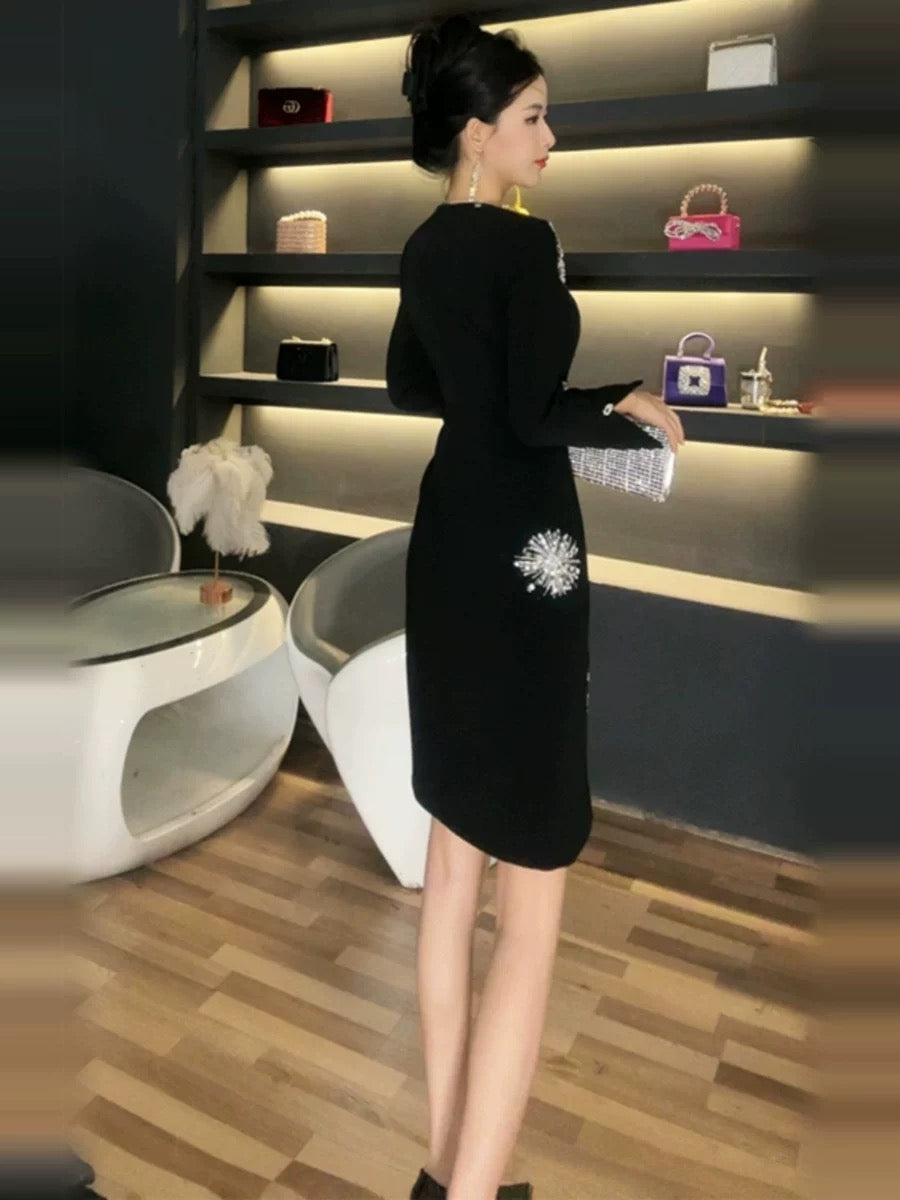 European spring women's 2024 new autumn and winter inner wear, temperament, waist slimming, Hepburn little black dress, heavy industry dress