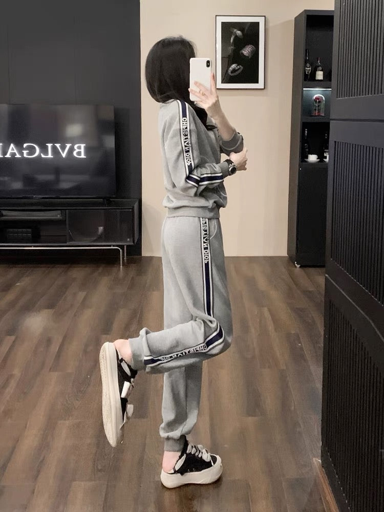 Internet celebrity popular sports and leisure suit for women in autumn and winter, slim and stylish fashionable street style high-end sweatshirt two-piece set