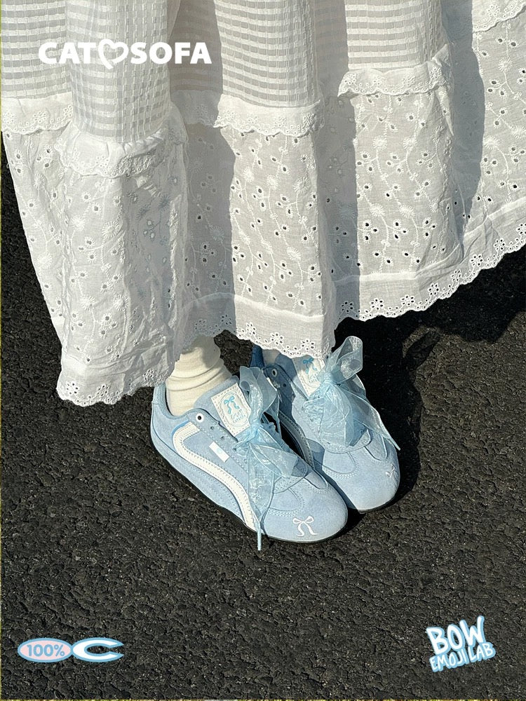 Cat & Sofa “Emoji-Lab” Glacier Blue Sneakers ❄️👟 Spring limited edition with a fresh glacier blue tone. Low-top retro design and slim sole for a lightweight, flexible feel — clean, modern, and easy to style for everyday wear.