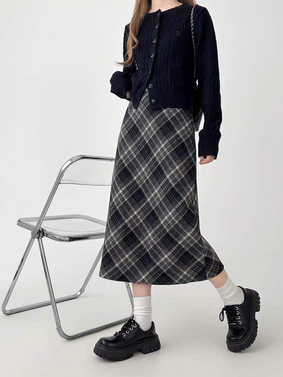 Plus size fat mm American retro plaid hip skirt for women in autumn and winter slimming A-line mid-length slightly fat skirt A3357