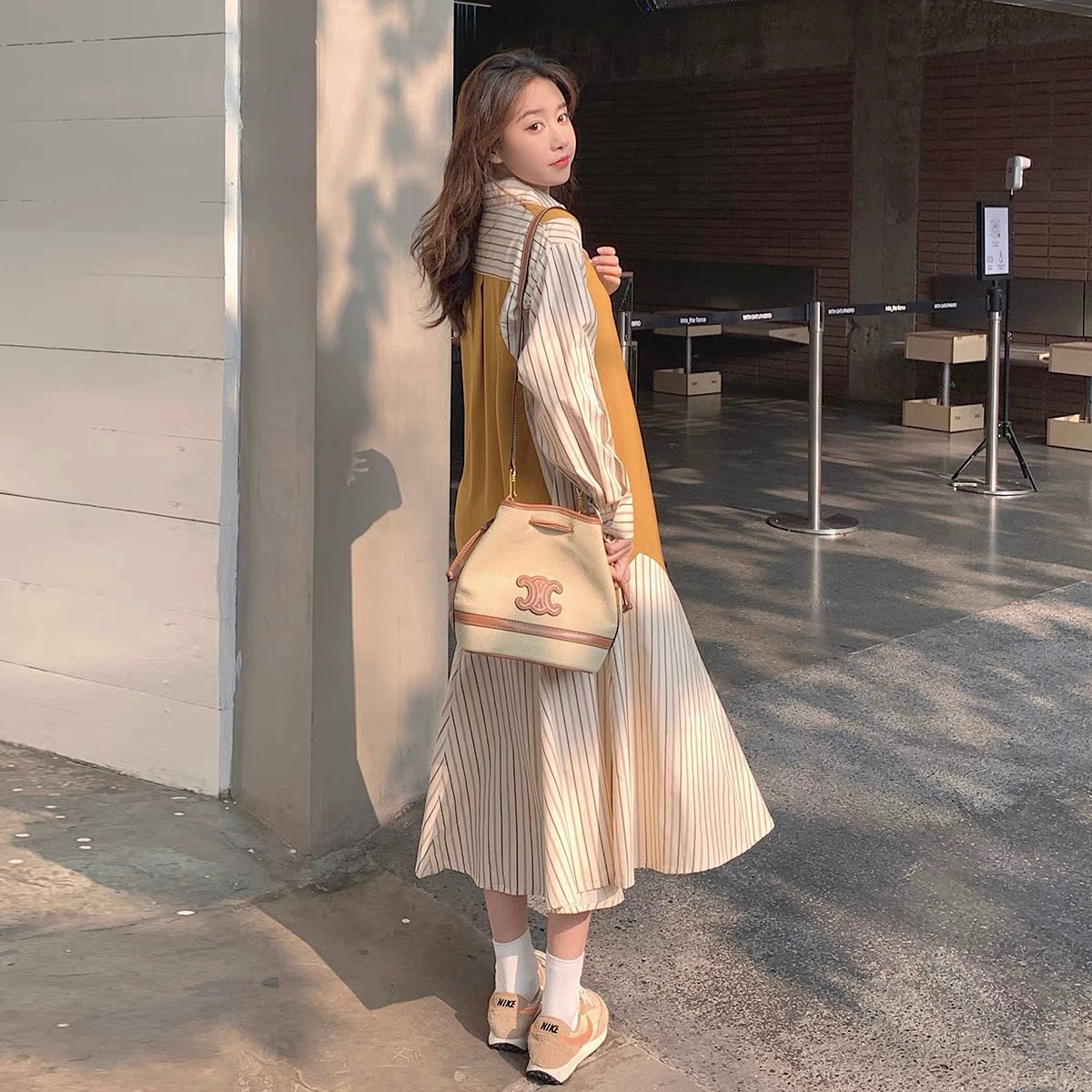 Chic design splicing dress for women in early autumn 2022 new Korean style loose and salty a-line skirt
