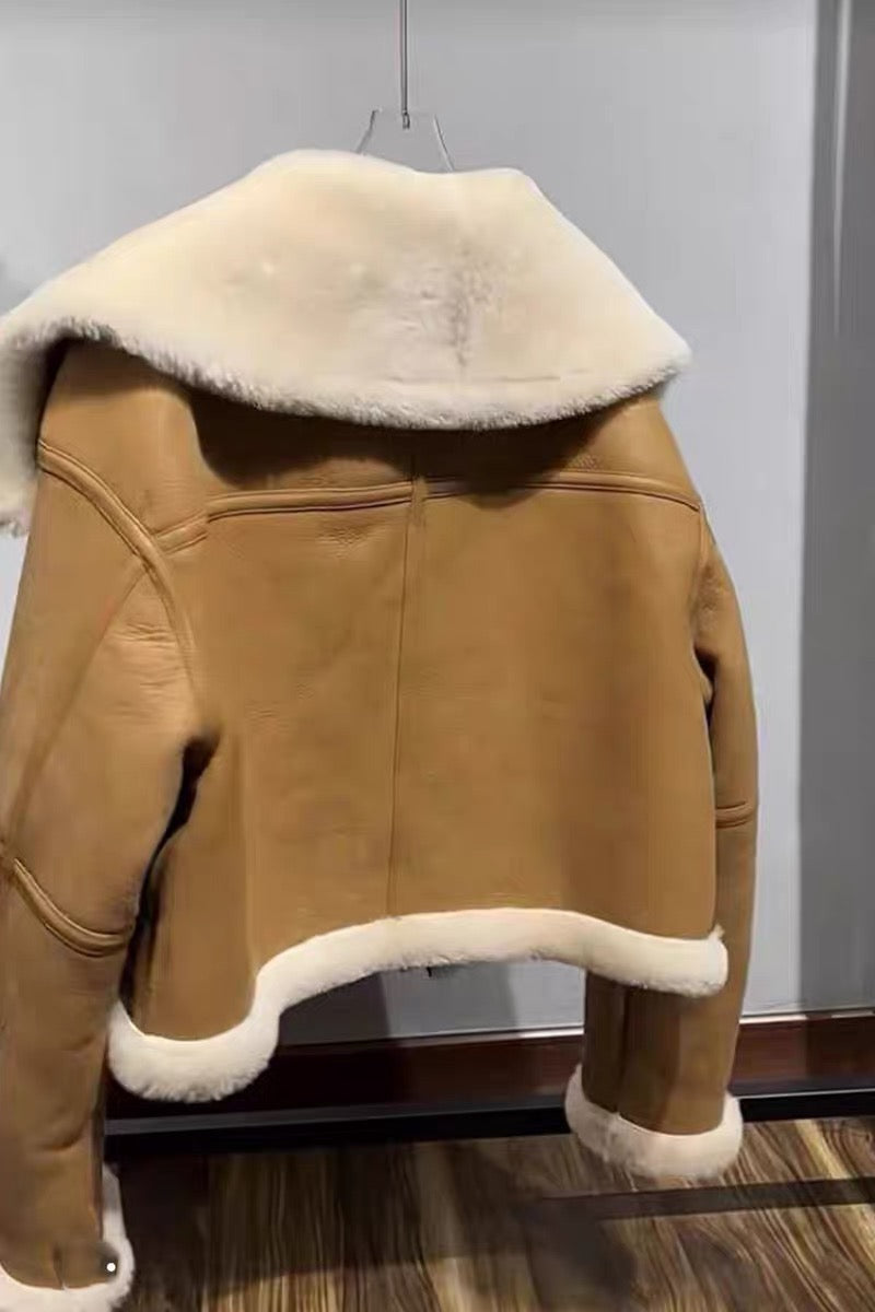 Winter young fur new style 2023 popular retro large lapel lamb fur one-piece short women's clothing
