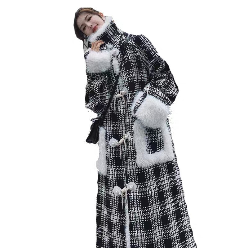 Designed plaid lamb woolen coat for women 2023 winter new Korean style thickened long woolen coat