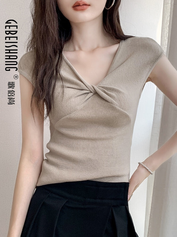 Korean version of the twisted design V-neck knitted vest for women 2025 spring and autumn new high-end waistcoat solid color top ins