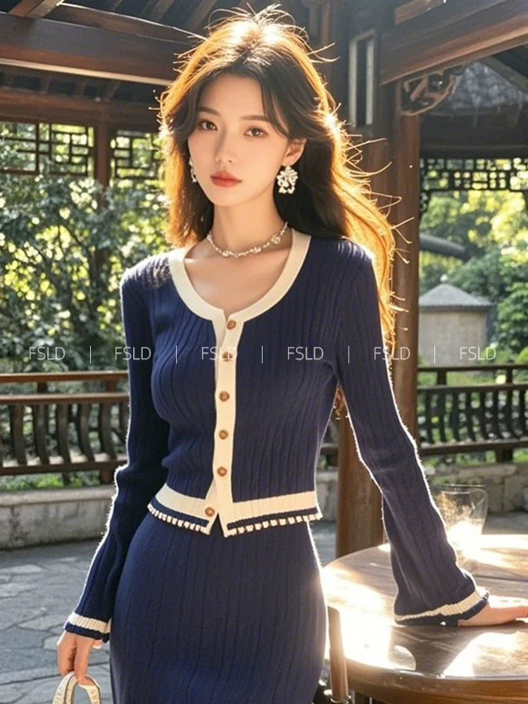 Age-reducing complete set of high-end blue knitted dress two-piece suit 2024 new women's clothing autumn