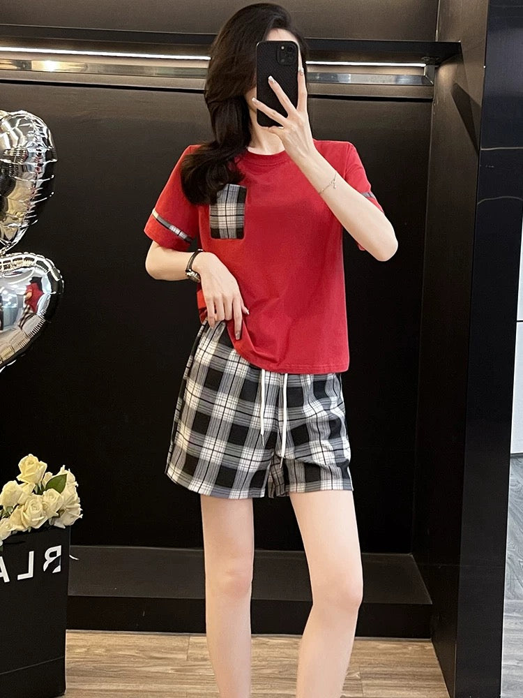 Fashionable age-reducing casual sports suit for women 2025 new summer red short-sleeved T-shirt plaid shorts two-piece suit