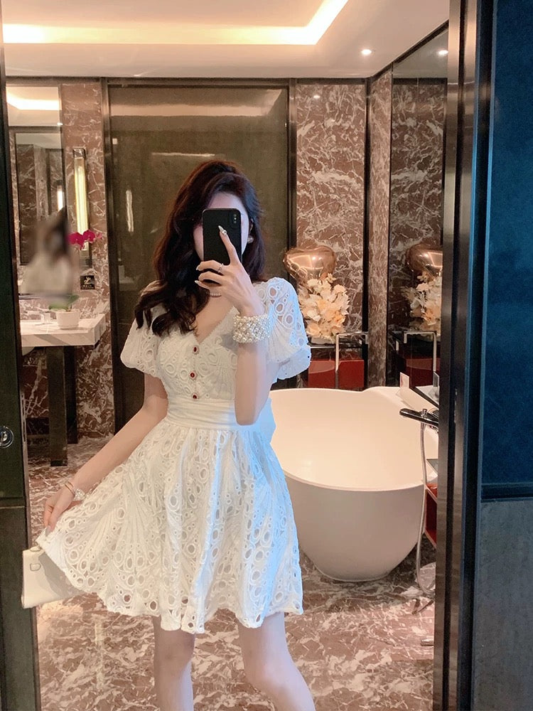 BETTER LS High-end hollow lace v-neck small fragrant puff sleeve dress can be worn as a small dress at ordinary times