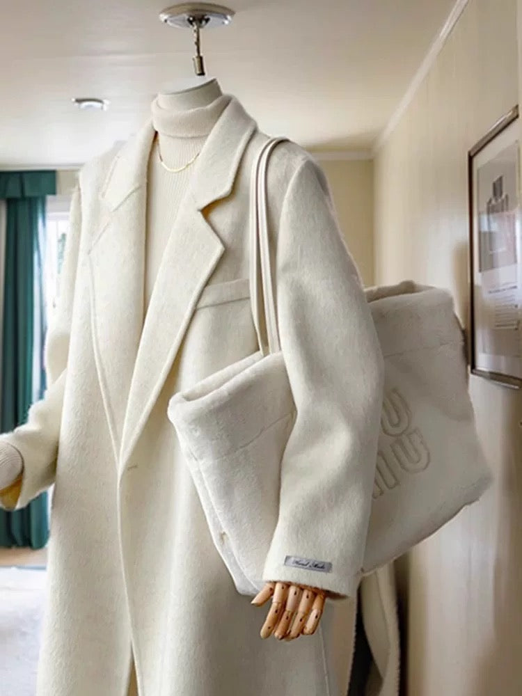 High-end double-sided temperament coat, high-end fashion, light and sophisticated style, white long woolen coat for women winter 2024