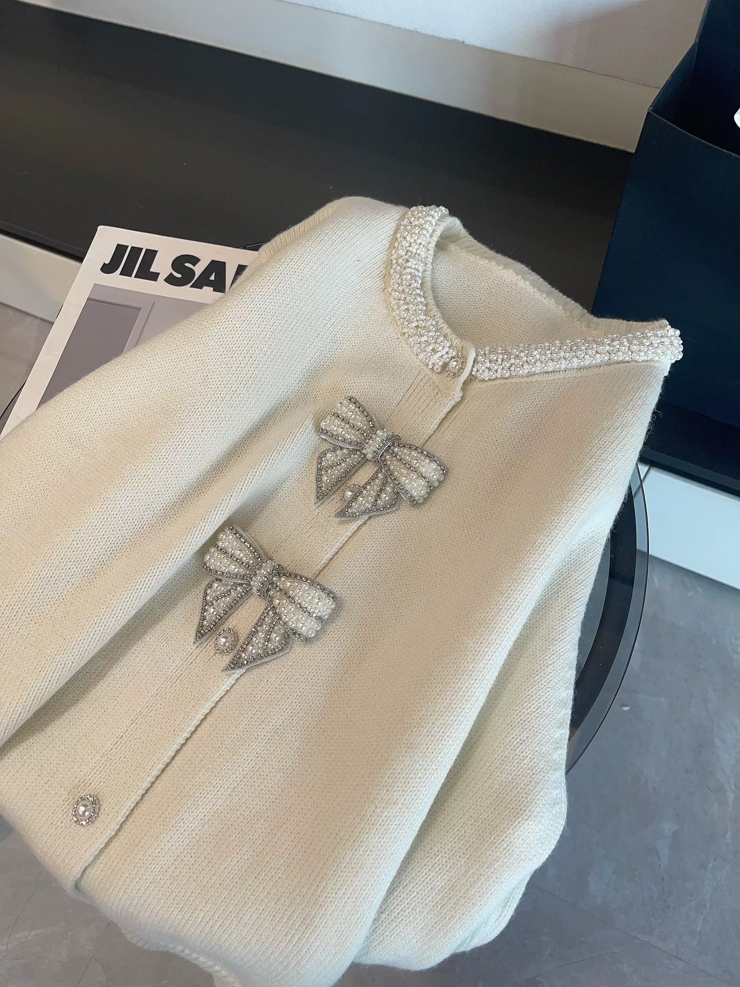 JULY START Early Spring Gentle Sweet and Youthful Long-Sleeved Knit Cardigan with Beaded and Rhinestone Embellished Bow