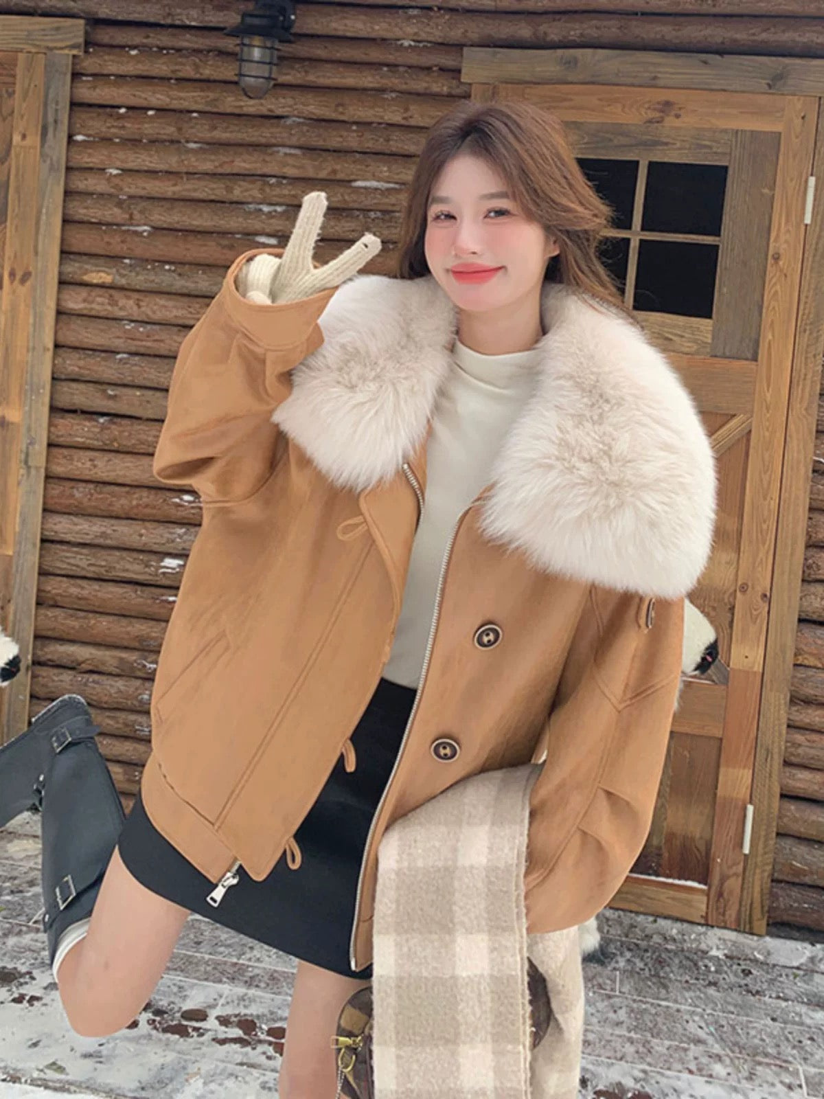 Khaki temperament and high-end sense big fur collar down jacket for women 2024 winter new high-end foreign style thickened fur one