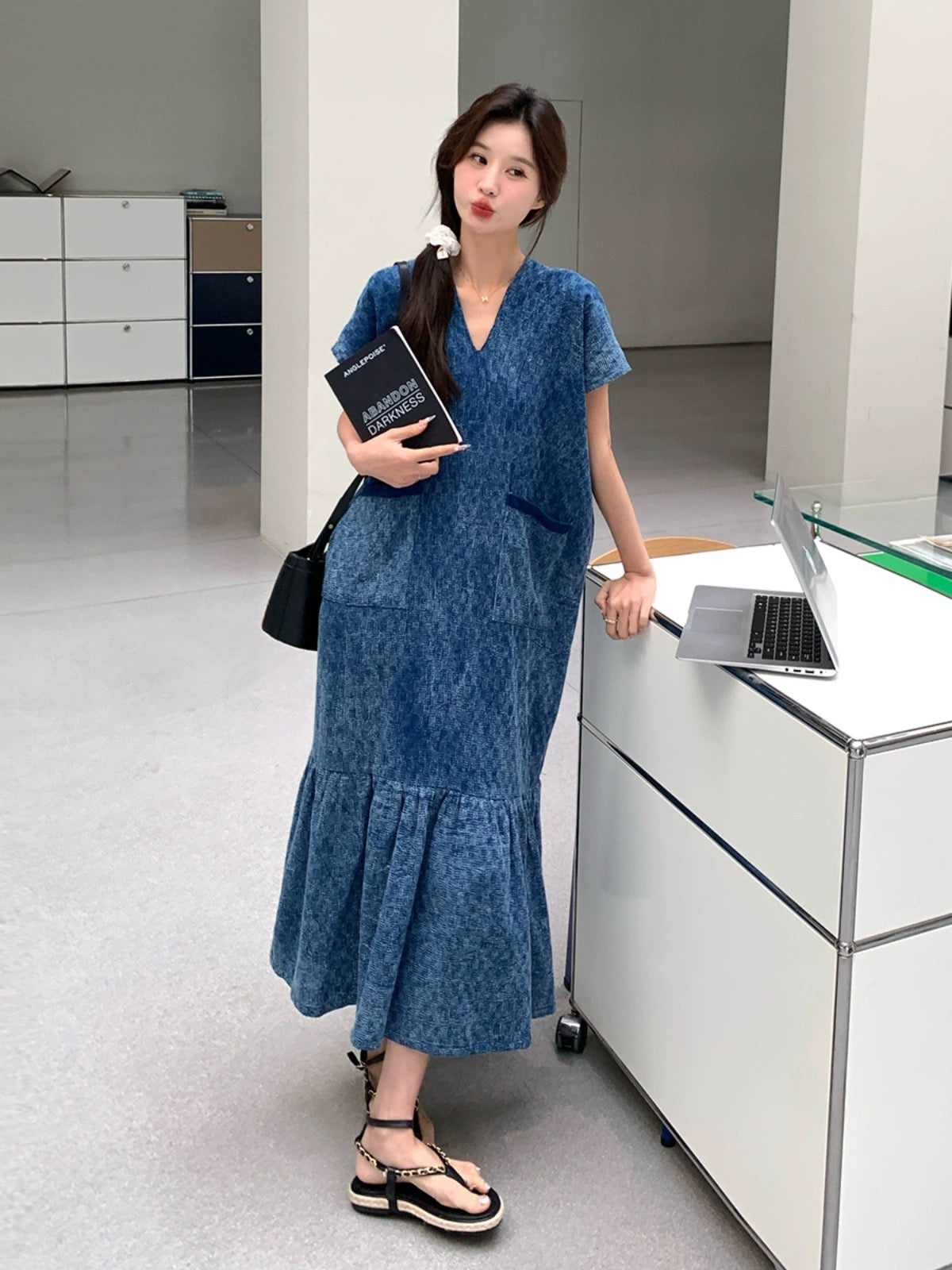 Blue V-neck design dress summer women's 2024 new Korean style loose fi –  Lee Nhi Boutique