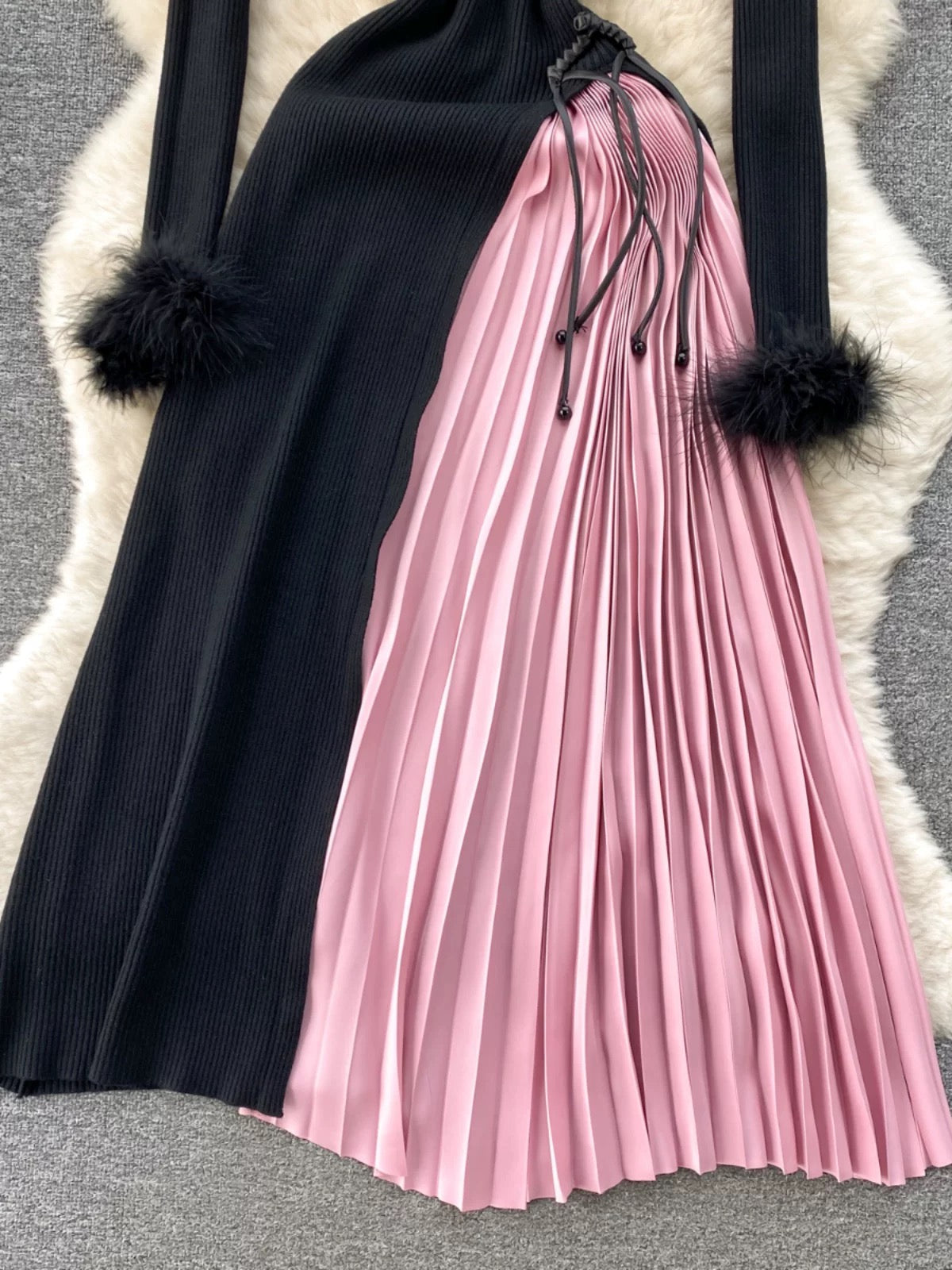 Knitted dress for women, designer terry long sleeves, high-end, contrasting color stitching, pleated skirt, temperament, slim midi skirt