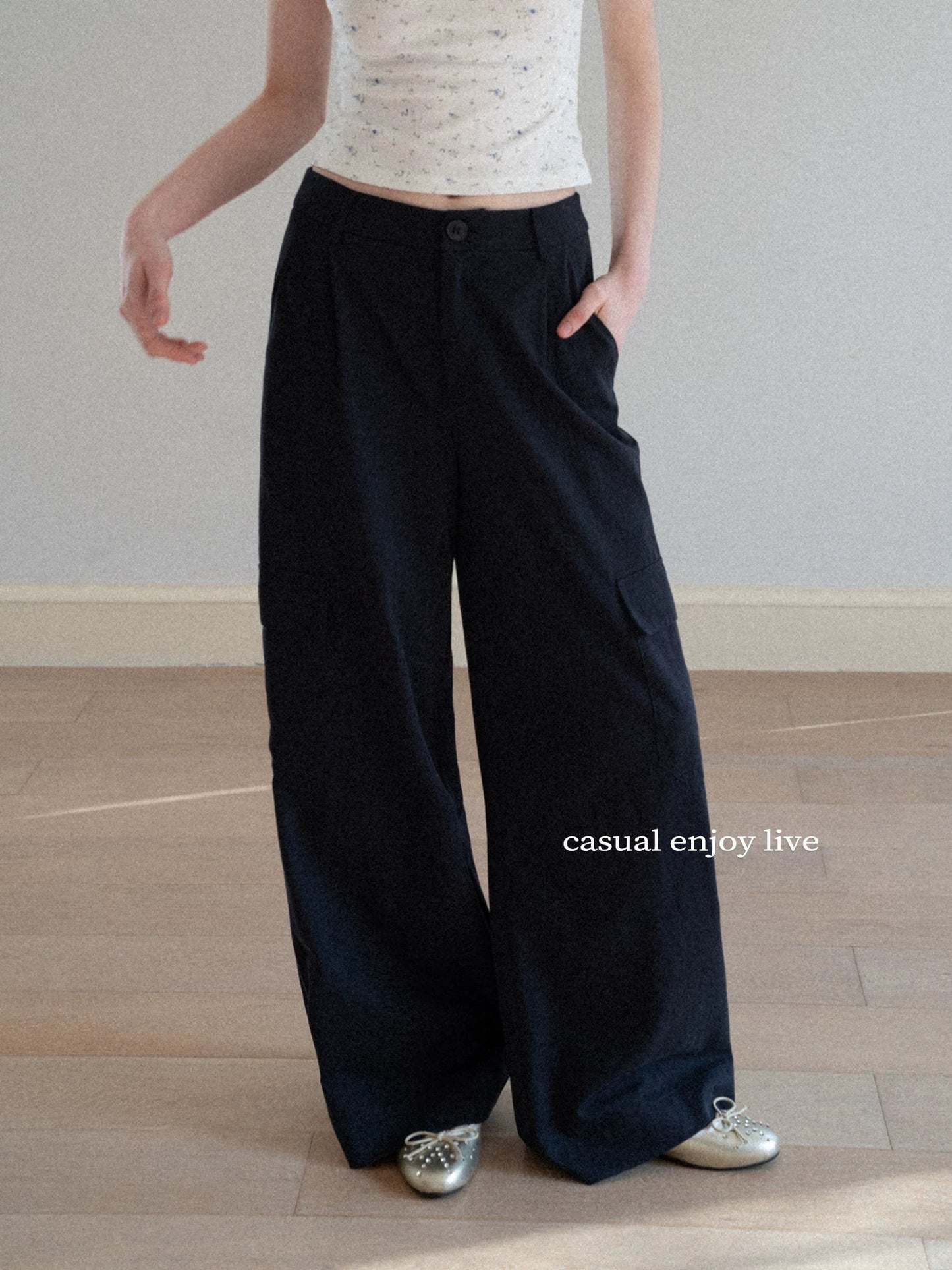 EGGKA Women's Wide-Leg Cargo Pants with Large Pockets, Spring/Summer, High-Waisted, Simple Straight Leg, Slimming, Sweet and Cool Style