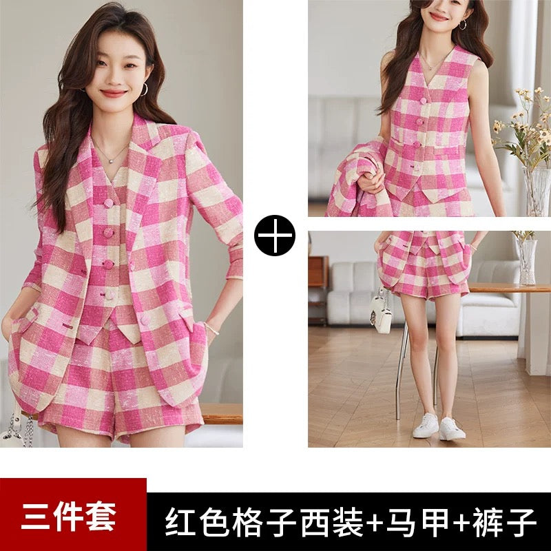 Obilan spring and autumn pink plaid small suit jacket suit shorts women's fashion vest three-piece set small fragrance Korean version
